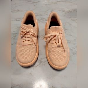 Kizik Roamer Sneakers Womens Hands Free Knit Casual Shoes In Melon Sz 8.5